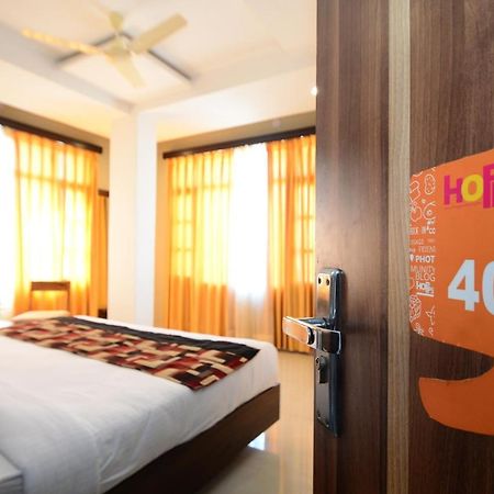 Hopp Inn Udaipur Bagian luar foto